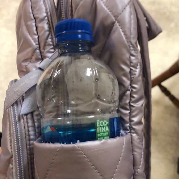 LIKE NEW Vera Bradley Lightweight Mini Backpack - Picture 8 of 10